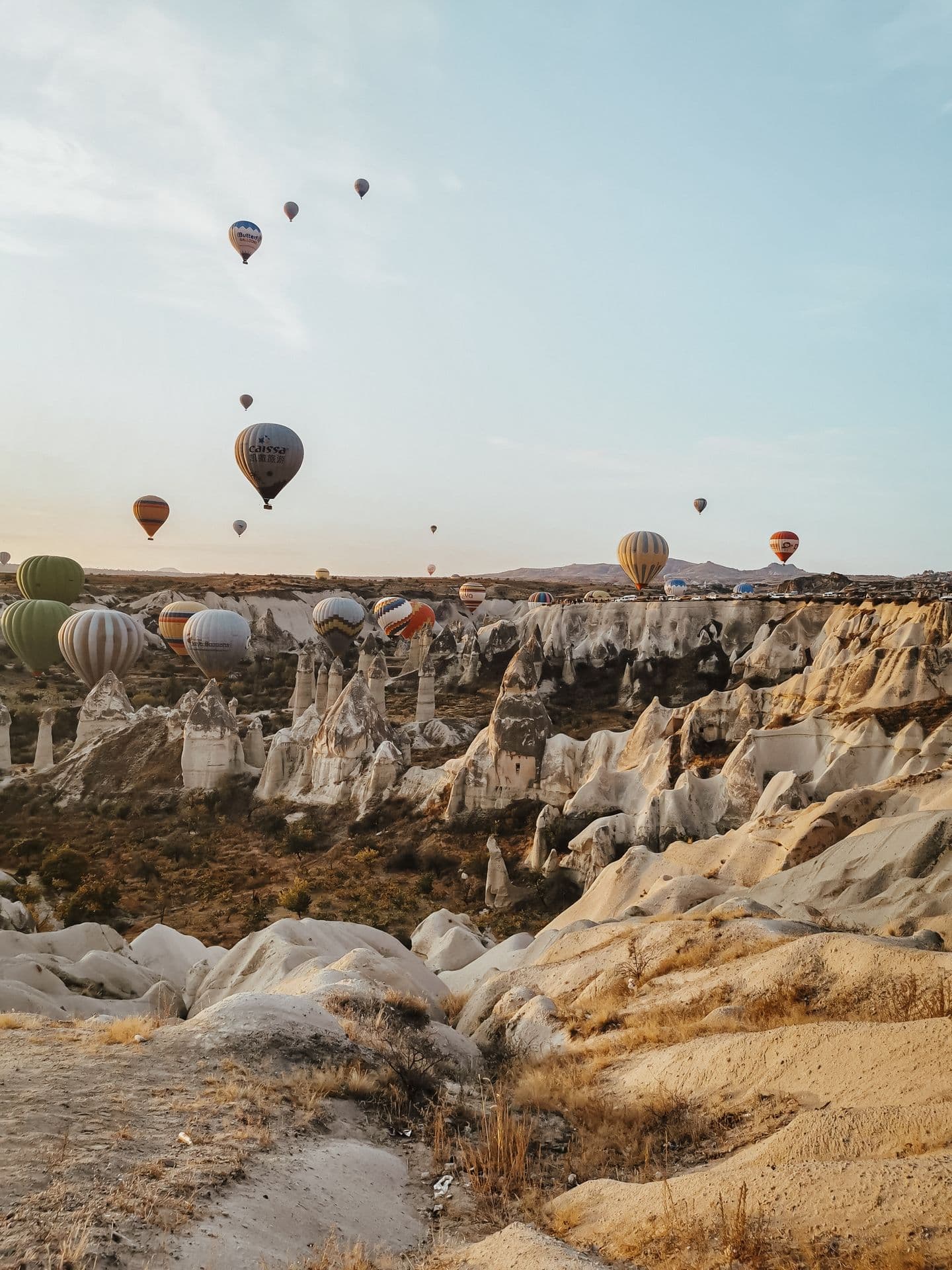 Kapadokya'da gün doğumunda balonlar